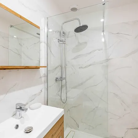 Renovated And Bright 4p - *