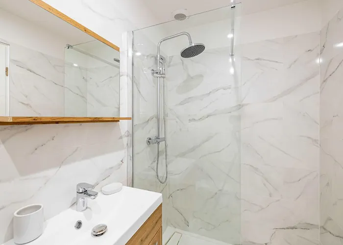 Renovated And Bright 4p - *